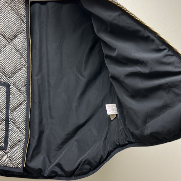 J. Crew | Herringbone Excursion Quilted Down Vest Winter L - Picture 9 of 12